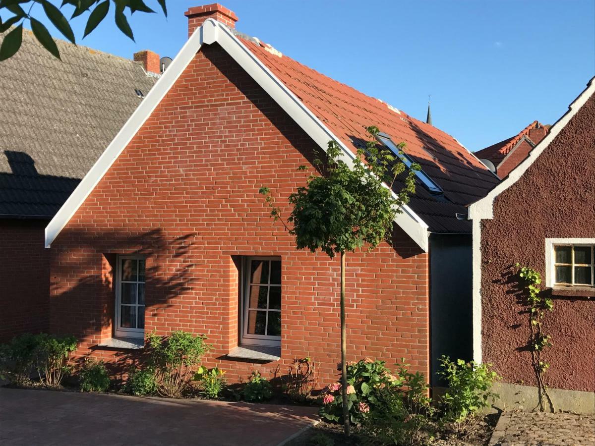 Ferienhaus Wattwurm Rysum Esterno foto